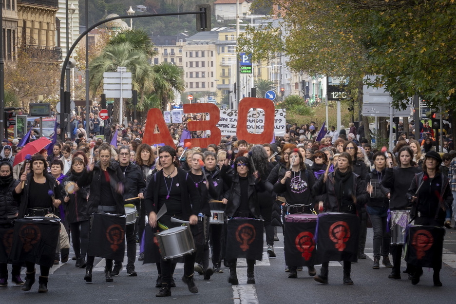 Imagen de la manifestación celebrada en Donostia dentro del 25N.