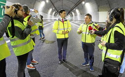 Imanol Pradales, diputado vizcaino de Infraestructuras y Desarrollo Territorial, visitando las obras de la Supersur.