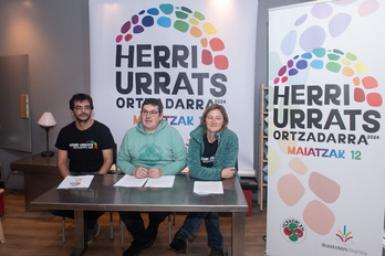 Seaskako eta Herri Urrats elkarteko ordezkariek 2024ko maiatzaren 12an iraganen den Herri Urrats aurkeztu dute Baionan.