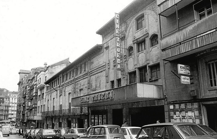 Cine Trueba (1913-1986), en la calle Colón de Larreategi. Archivo Municipal de Bilbo