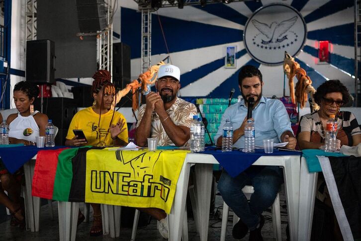 A la derecha, el fiscal federal Júlio Araújo junto a activistas y miembros del Gobierno. 