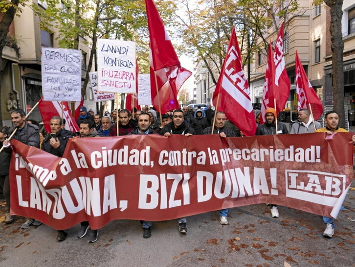 Trabajadores del campo, ayer en Iruñea.