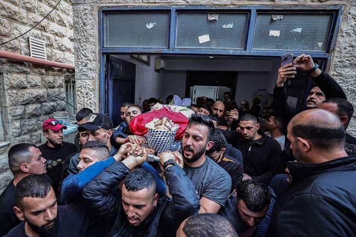 Funeral en Ramallah por Alí Ibrahim al-Qam, muerto por el Ejército israelí en el campo de refugiados de Qalandia.