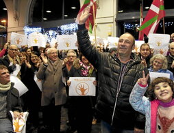 Txetx Etxeberrik harrera beroa jaso zuen aske gelditu ostean.