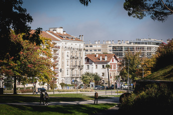 Baiona erdian gertatu da hilketa, suprefeturaren egoitza kokatzen den Itsas ibilbidean.