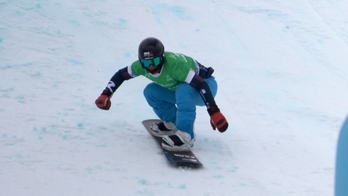 Álvaro Romero, en una prueba anterior sobre su tabla de snowboard.