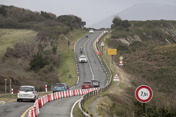 Un sistema de balizado provisional está instalado en la carretera del litoral para recular la circulación en las zonas más sensibles.