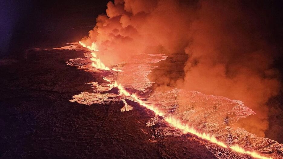 La erupción ha provocado una fisura en la superficie de 3,5 kilómetros.