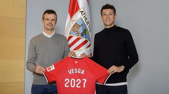 Mikel Vesga junto al presidente del Athletic, Jon Uriarte.