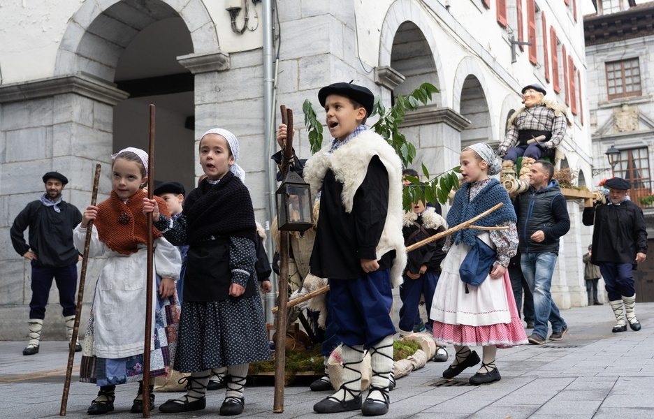 Lesakan Olentzero txapelketa egin dute.