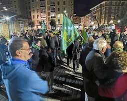 Usansolotarras festejan en la plaza Unkina ser ya municipio.