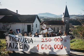 Espekulazioaren aurkako mezua haizeratzen jarraitzeko ekimena egin dute larunbat honetan Aiherran.