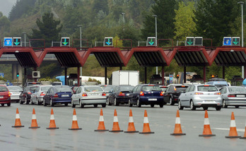 Unir las capitales de Araba y Bizkaia por autopista cuesta desde hoy 8,90 euros.