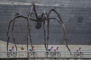 Tour de France-rn aurkezpena Guggenheim Museoaren inguruan, ekainean hartutako irudian.