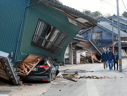 Una casa dañada en Nanao, prefectura de Ishikawa.
