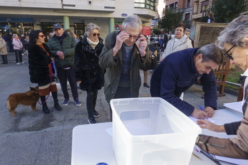 1.500 boto inguru jaso zituzten Okendo kultur etxean eta Nafarroa Beherea plazan egindako herri galdeketan, iragan larunbatean.