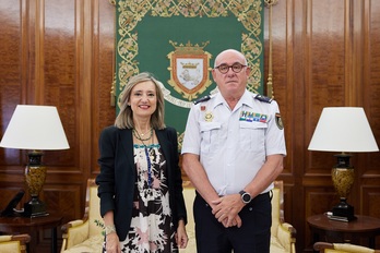 José María Borja, jefe superior de la Policía española en Nafarroa, junto a la exalcaldesa Cristina Ibarrola.