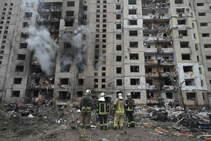 Edificio destruido este martes en Kiev.