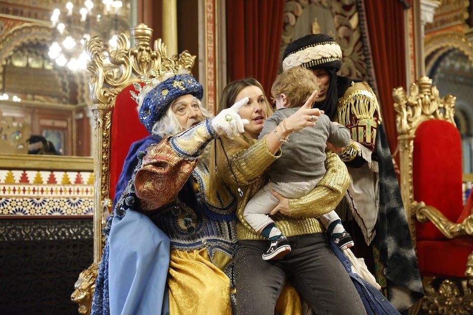 Los ha habido muy pequeños en la recepción a los reyes magos en Bilbo.