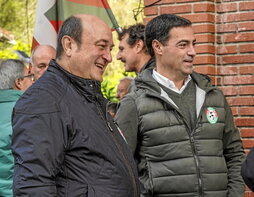 Andoni Ortuzar e Imanol Pradales, al día siguiente del anuncio de su candidatura.