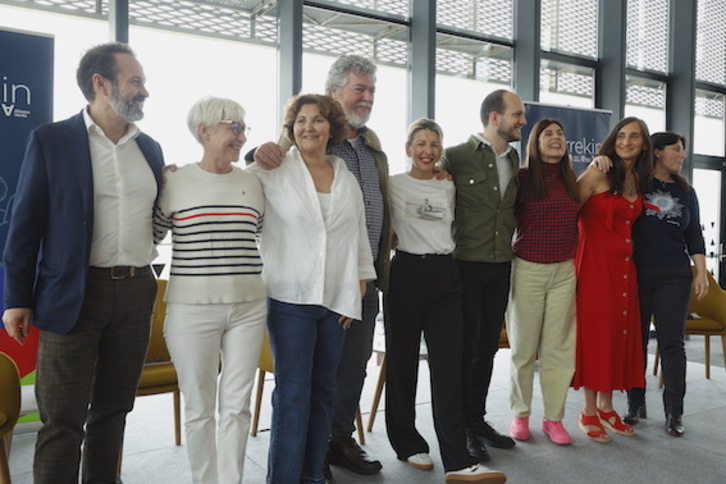 Líderes de Equo, Ezker Antitza, Podemos, Alianza Verde y Sumar, juntos en la campaña del 28 de mayo.