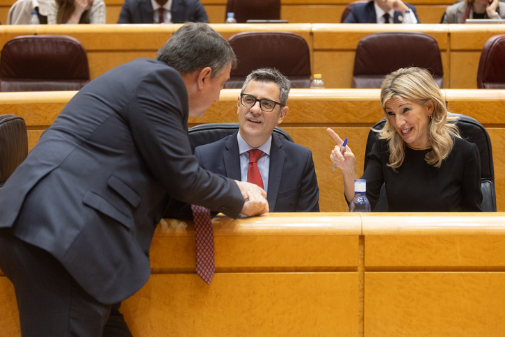 Bolaños (centro) ha salvado los decretos que defendía, pero el de Díaz ha chocado con Podemos y la derrota salpica también al PNV de Esteban.