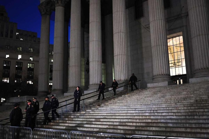 La Corte Suprema de Nueva York antes de acoger el juicio contra Trump este jueves.