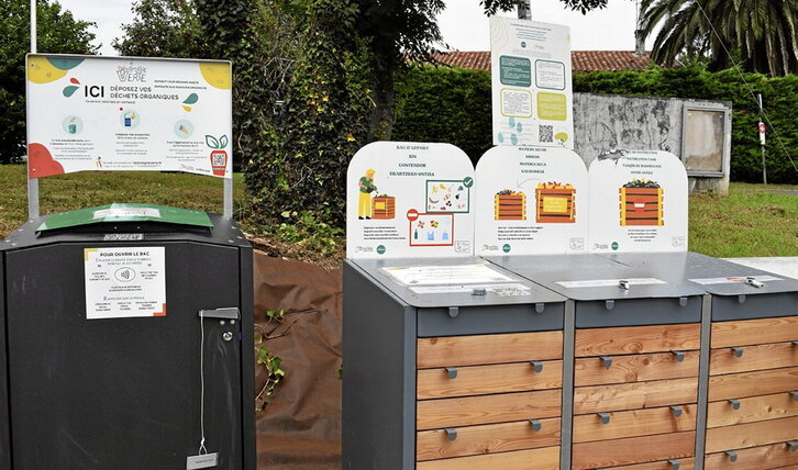 Bancos de compostaje instalados en Hendaia.