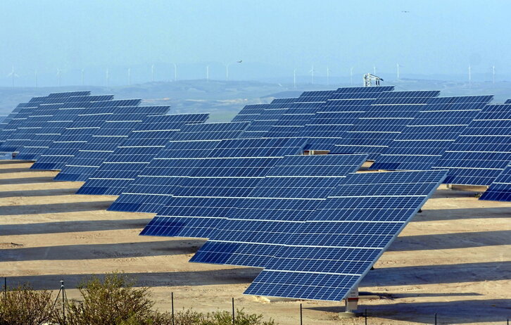 Placas solares instaladas en el municipio de Milagro, en el sur de Nafarroa.