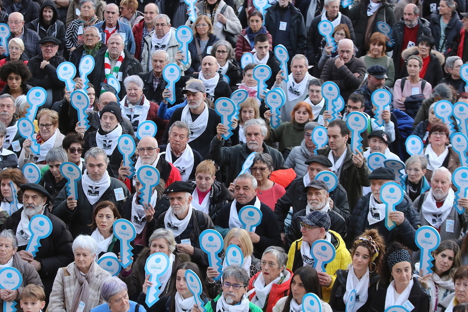 ‘Konponbiderako giltzak’ izan da manifestazioaren lelo nagusia.