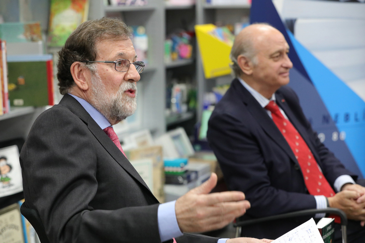 Mariano Rajoy y Jorge Fernández Díaz, durante la presentación del libro el exministro de Interior.