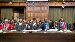 imagen del equipo jurídico de Sudáfrica en un momento de la  sesión del pasado jueves ante la Corte Internaconal de Justicia.