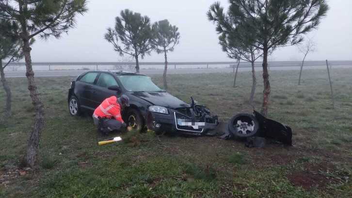 Imagen del coche accidentado en Funes.