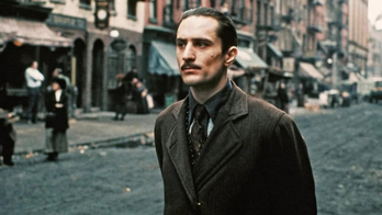Robert De Niro encarnó a un joven Vito Corleone.