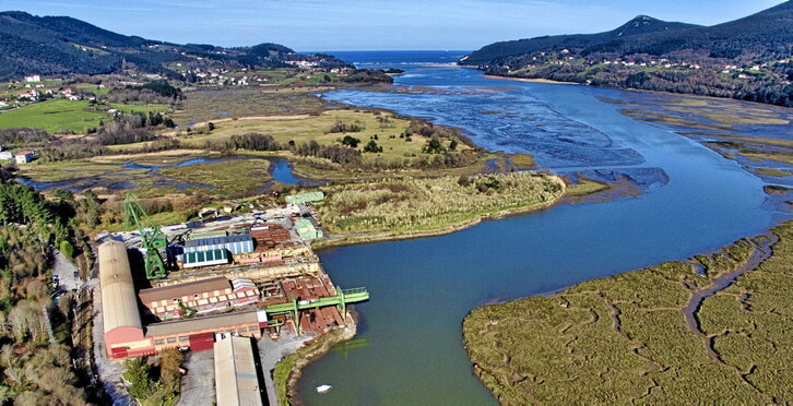 Vista aérea del entorno de Astilleros de Murueta, donde se quiere abrir una de las sedes del Guggenheim Urdaibai.