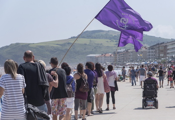 Imagen de archivo de una movilización feminista en Zarautz.