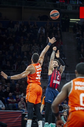 La defensa de Valencia Basket ha sacado de su habitual acierto a Markus Howard.