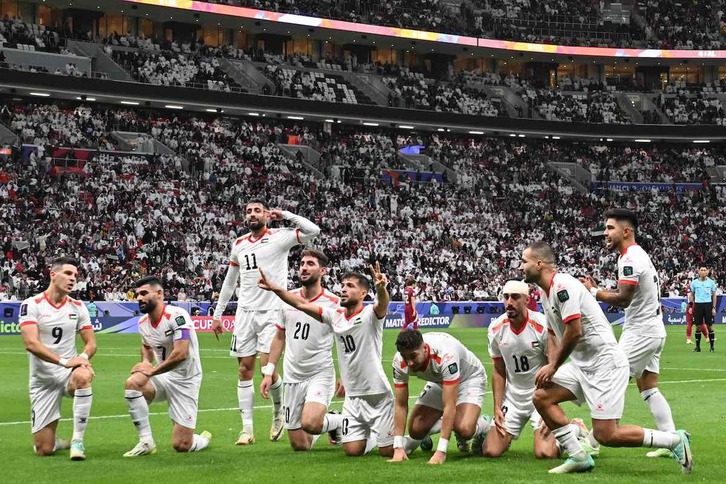 Los jugadores de Palestina celebran el 0-1 ante Qatar en los octavos de la Copa Asia.