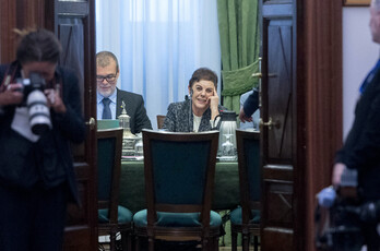 Aizpurua junto al diputado de Junts Josep Maria Cruset, en una reunión de la Junta de Portavoces del Congreso.