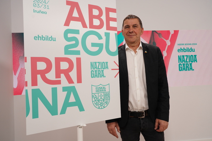 Arnaldo Otegi asteazken honetan Aberri Eguna aurkezeko egin duen agerraldian.