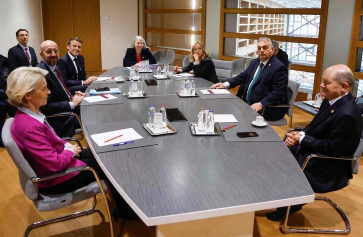 Reunión de varios líderes de la UE en la que el presidente de Hungría ha levantado su veto a la ayuda a Ucrania.