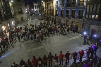 Concentración en Tolosa tras conocerse las primeras denuncias contra el osteópata.