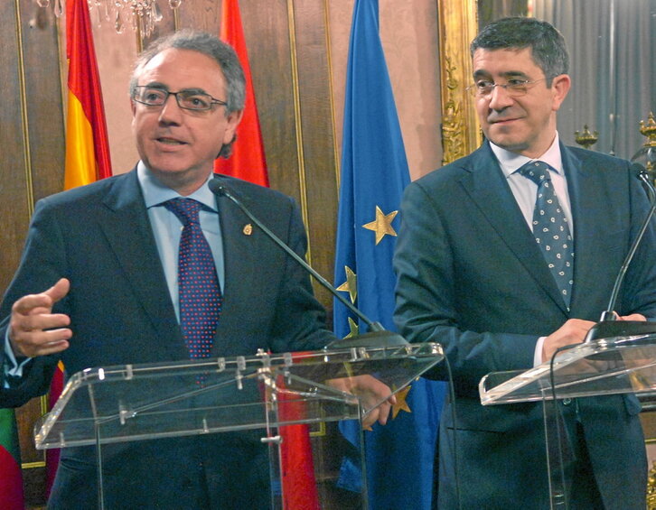 Miguel Sanz y Patxi López firmaron en 2009 un plan de colaboración que nunca llegó a completarse.