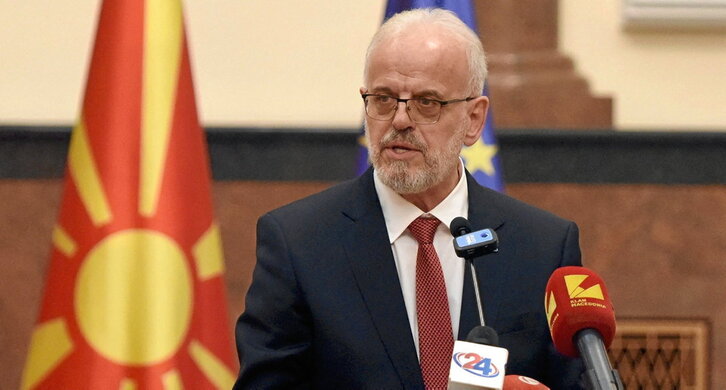 Talat Xhaferi ofrece un discurso tras ser elegido primer ministro de Macedonia del Norte el pasado 28 de enero.