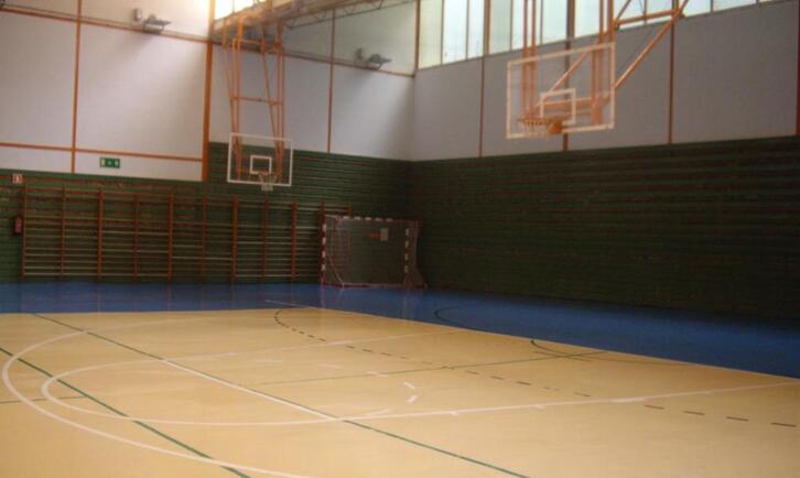 La agresión sexual tuvo lugar durante un partido en el polideportivo La Granja de Laudio.