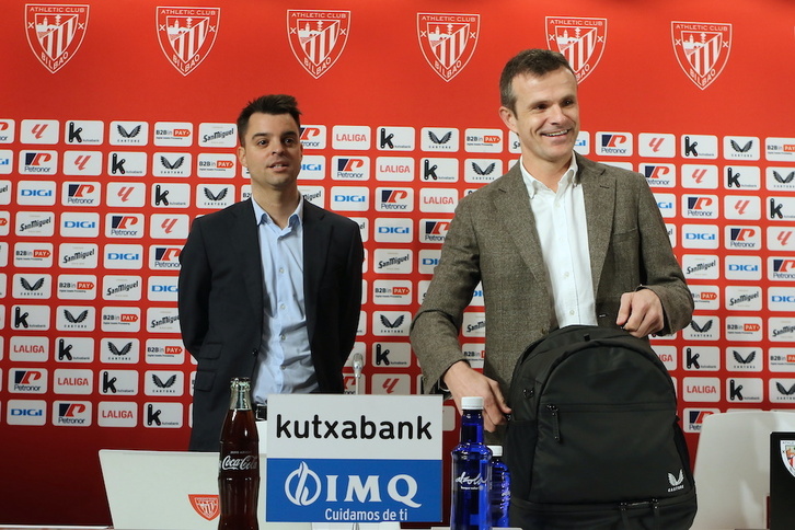 El presidente Jon Uriarte ha comparecido en San Mamés junto al director deportivo, Mikel González.
