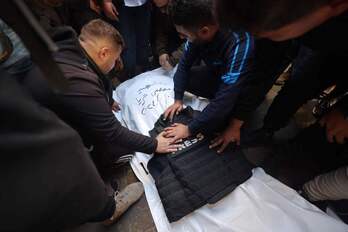 Funeral de un periodista muerto en Gaza.