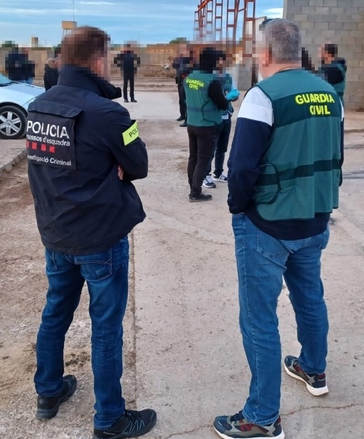 Mossos y Guardia Civil investigan conjuntamente este sorprendente caso.