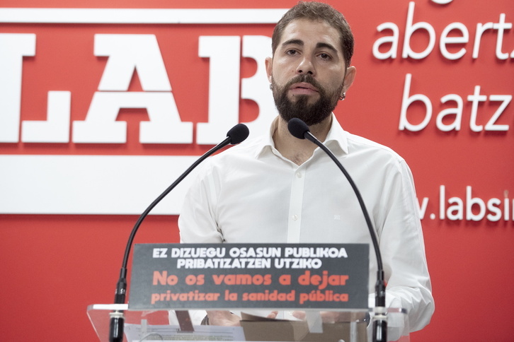 Imanol Karrera, en su comparecencia ante los medios.