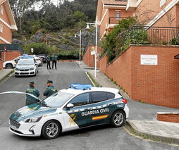 La Guardia Civil, en el domicilio familiar.